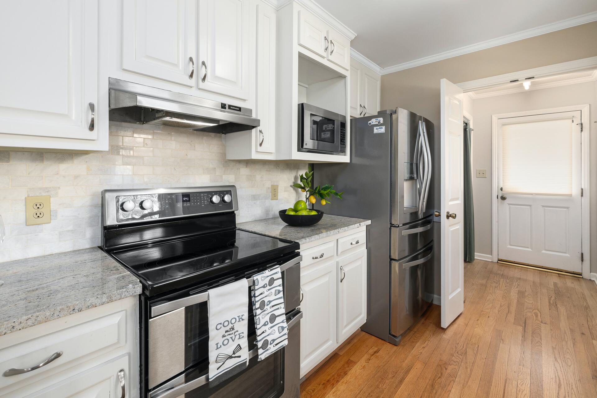 stove-cleaner-7027974.jpg