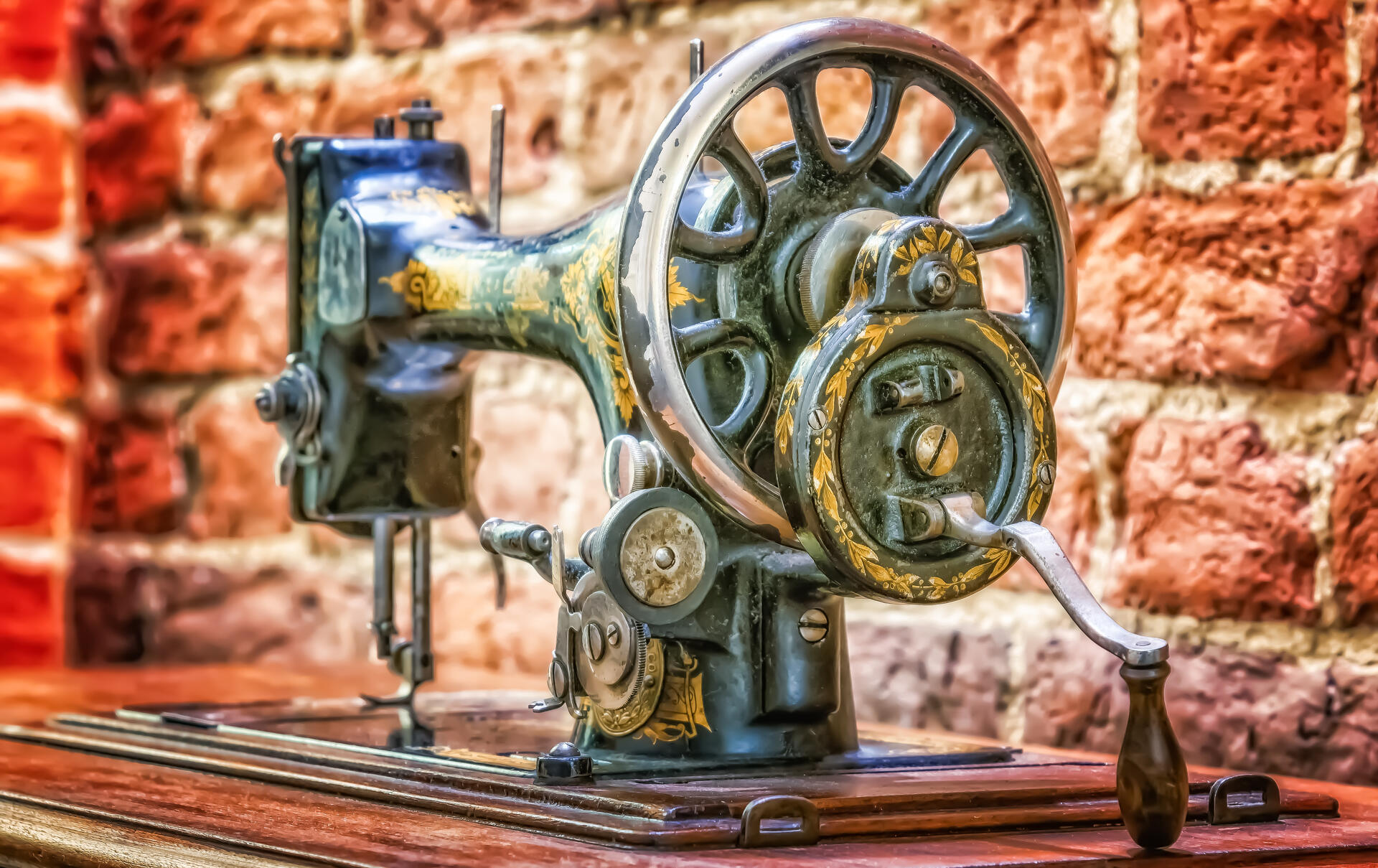 antique-sewing-machine.jpg